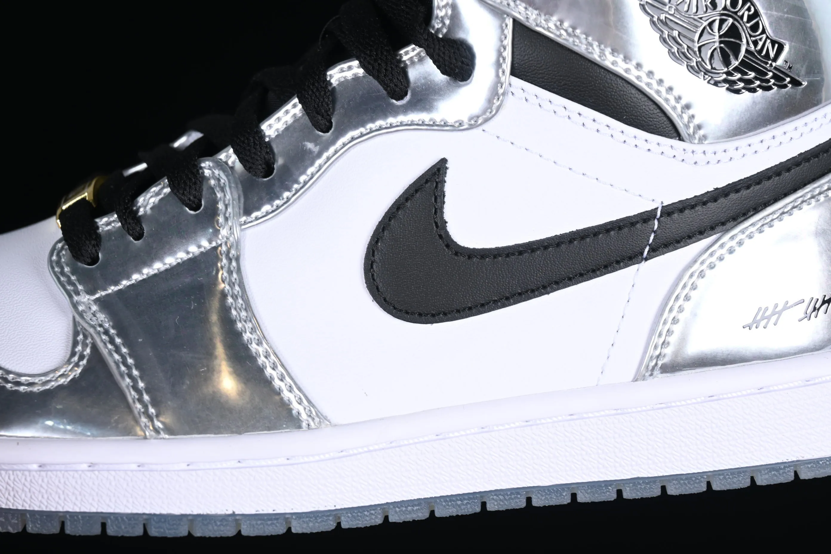 All categories Air Jordan Jordan series basketball shoes Air Jordan 1 High Air Jordan 1 Pass The Torch AJ1 Joe 1 Leonard liquid electroplated silver AQ7476-016